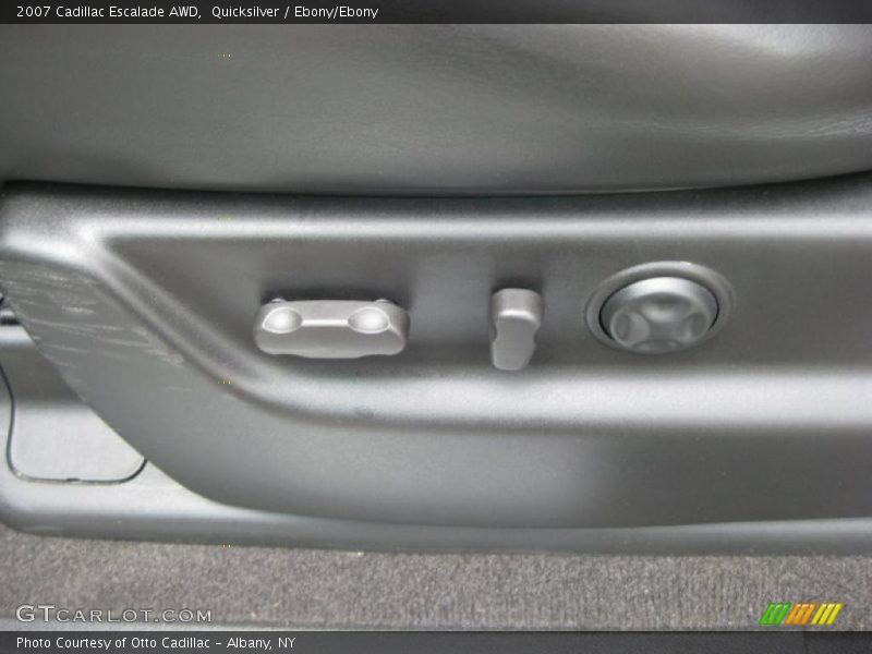 Quicksilver / Ebony/Ebony 2007 Cadillac Escalade AWD