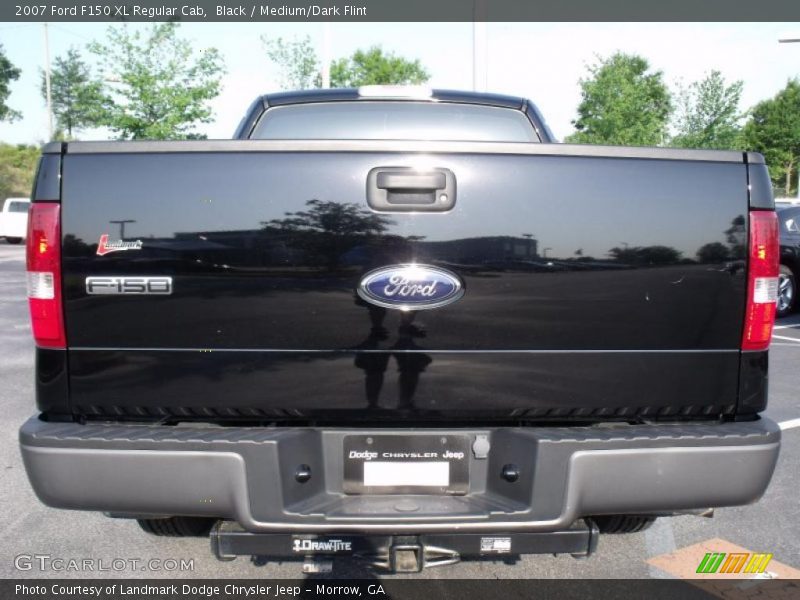 Black / Medium/Dark Flint 2007 Ford F150 XL Regular Cab