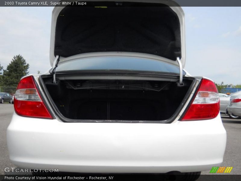 Super White / Taupe 2003 Toyota Camry XLE