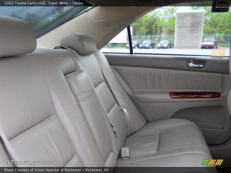 Super White / Taupe 2003 Toyota Camry XLE