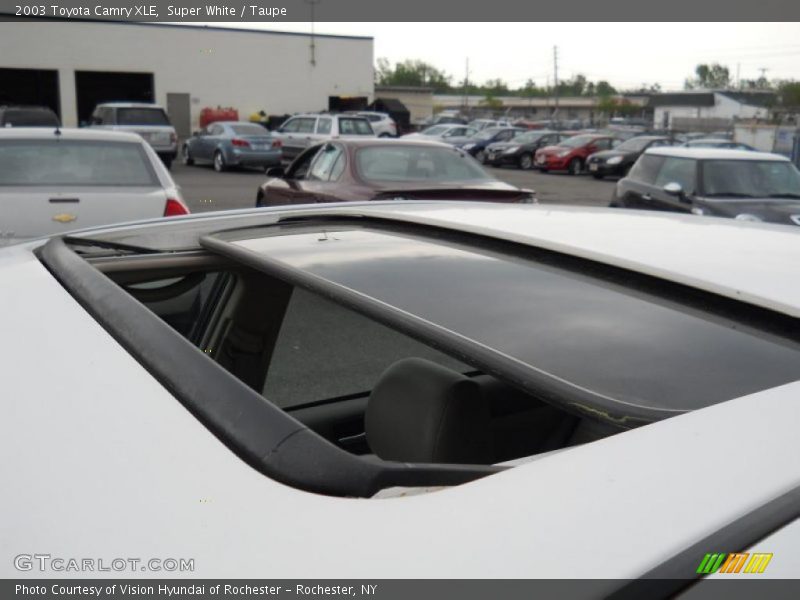 Super White / Taupe 2003 Toyota Camry XLE