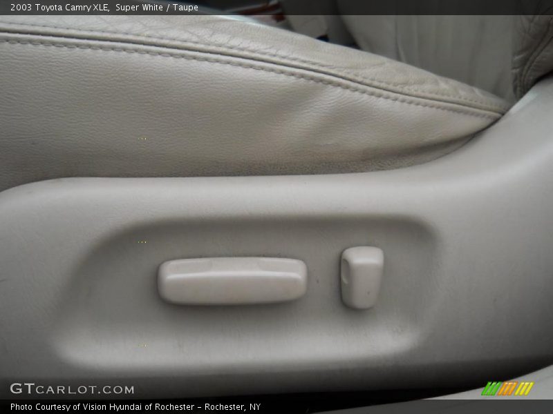 Super White / Taupe 2003 Toyota Camry XLE