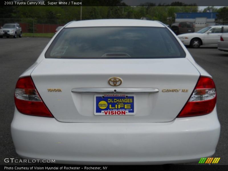Super White / Taupe 2003 Toyota Camry XLE