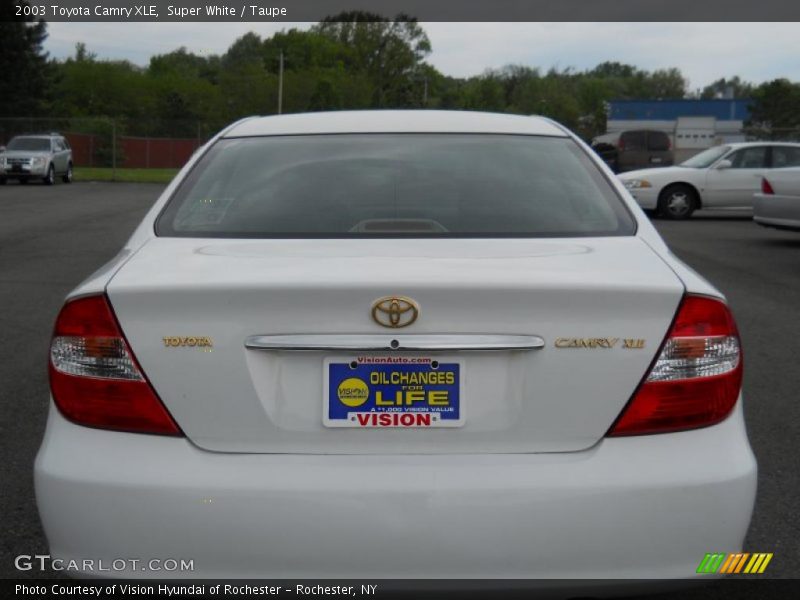 Super White / Taupe 2003 Toyota Camry XLE
