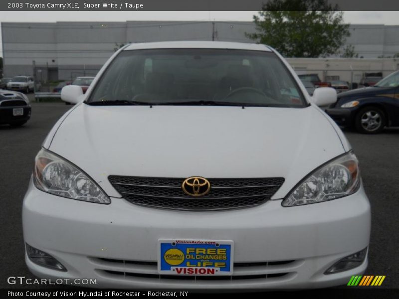 Super White / Taupe 2003 Toyota Camry XLE