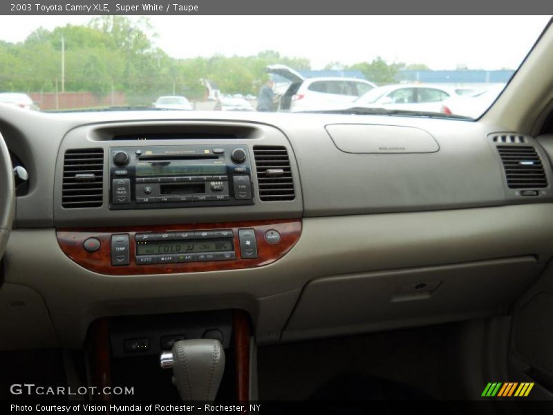 Super White / Taupe 2003 Toyota Camry XLE