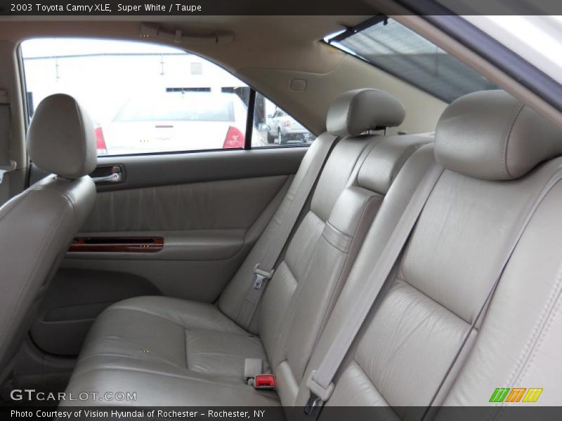 Super White / Taupe 2003 Toyota Camry XLE