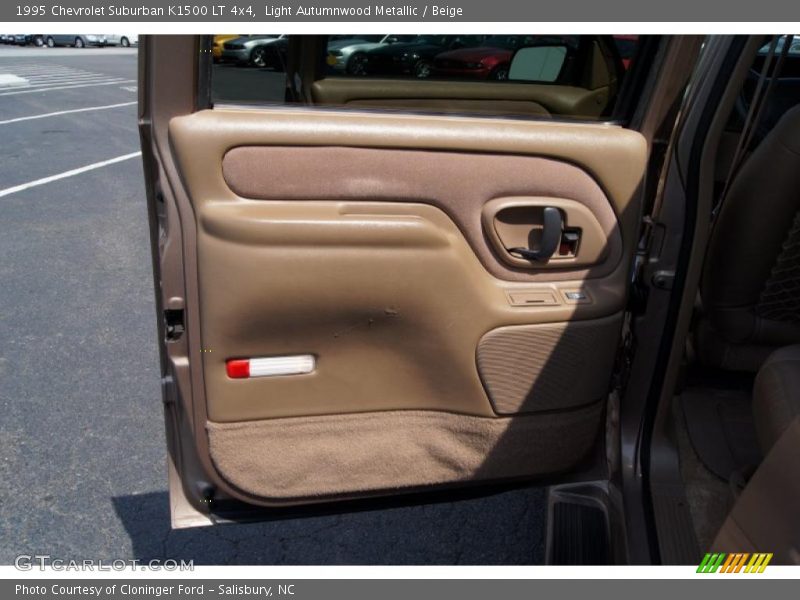Light Autumnwood Metallic / Beige 1995 Chevrolet Suburban K1500 LT 4x4