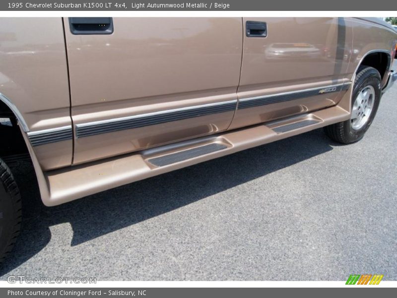 Light Autumnwood Metallic / Beige 1995 Chevrolet Suburban K1500 LT 4x4