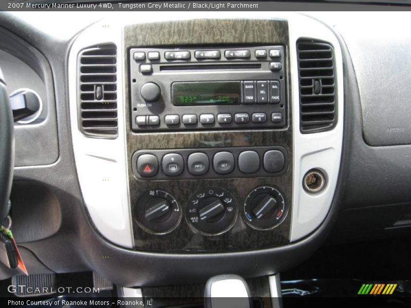 Tungsten Grey Metallic / Black/Light Parchment 2007 Mercury Mariner Luxury 4WD