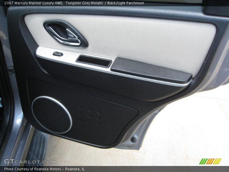 Tungsten Grey Metallic / Black/Light Parchment 2007 Mercury Mariner Luxury 4WD