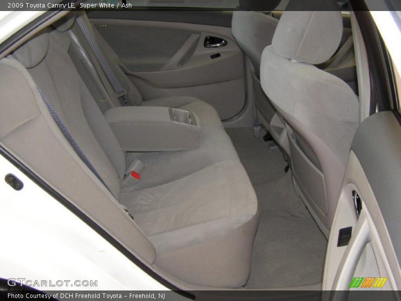 Super White / Ash 2009 Toyota Camry LE