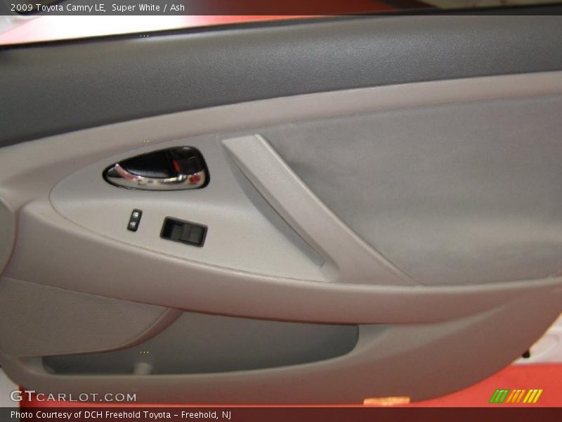 Super White / Ash 2009 Toyota Camry LE