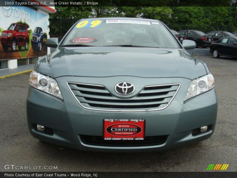 Aloe Green Metallic / Bisque 2009 Toyota Camry XLE