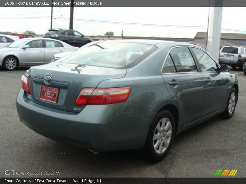 Aloe Green Metallic / Bisque 2009 Toyota Camry XLE