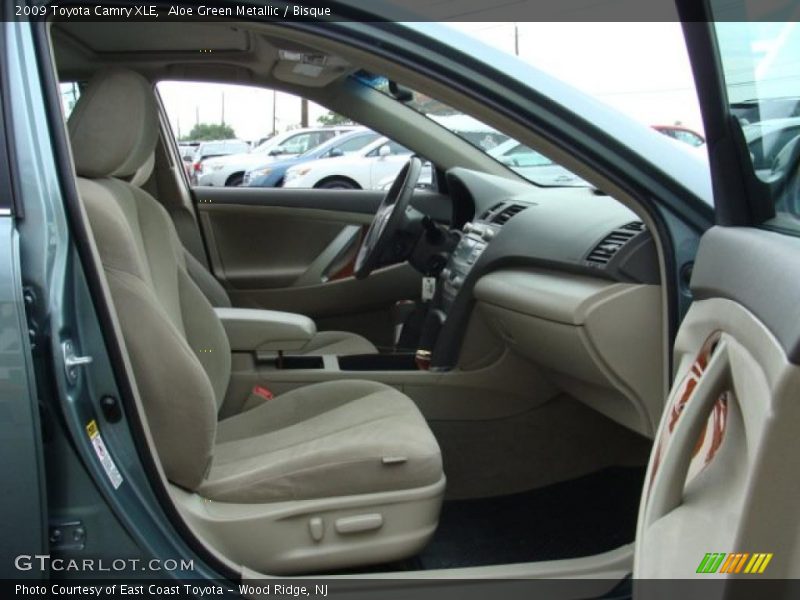 Aloe Green Metallic / Bisque 2009 Toyota Camry XLE
