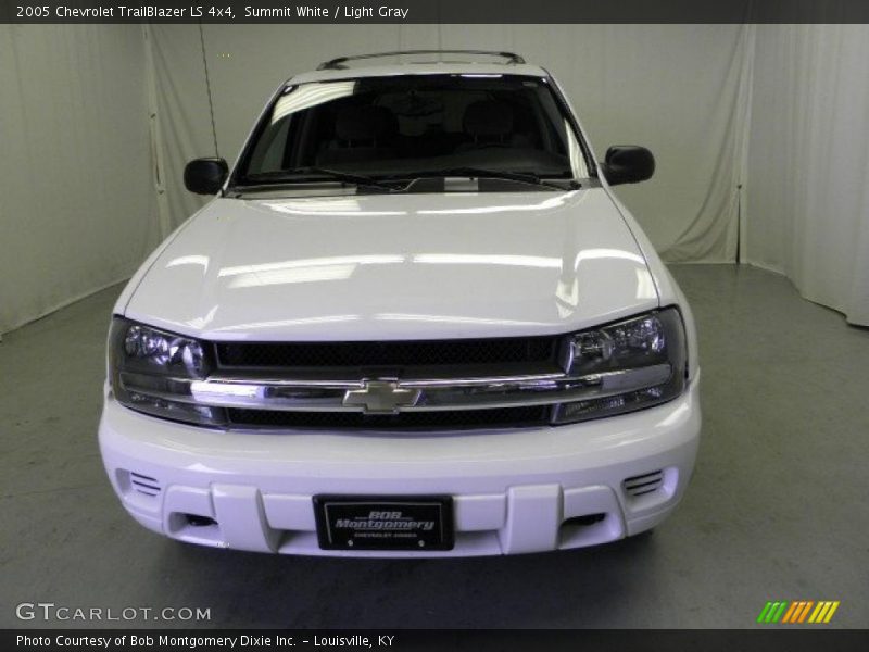 Summit White / Light Gray 2005 Chevrolet TrailBlazer LS 4x4