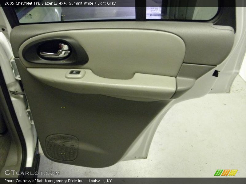 Summit White / Light Gray 2005 Chevrolet TrailBlazer LS 4x4
