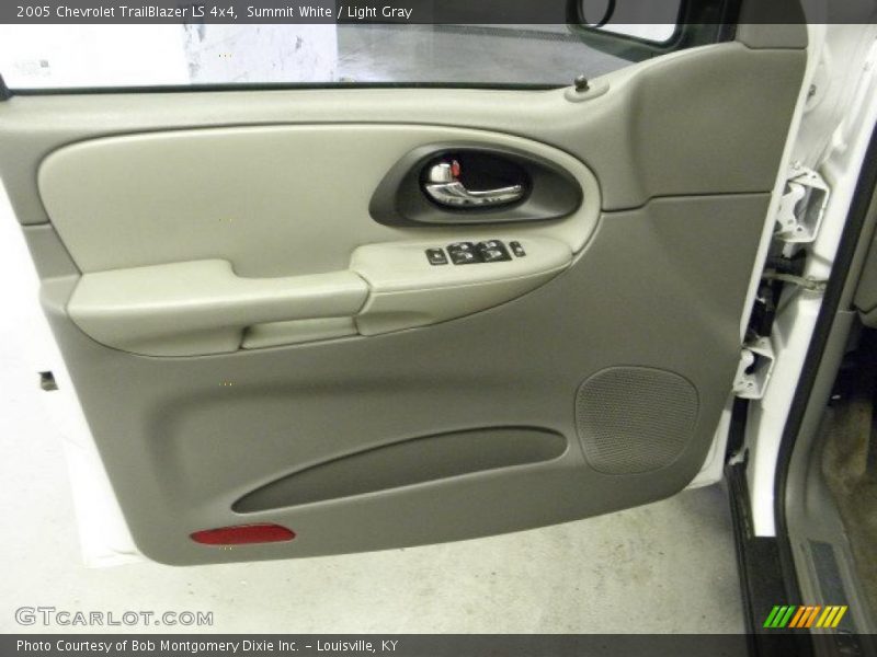 Summit White / Light Gray 2005 Chevrolet TrailBlazer LS 4x4