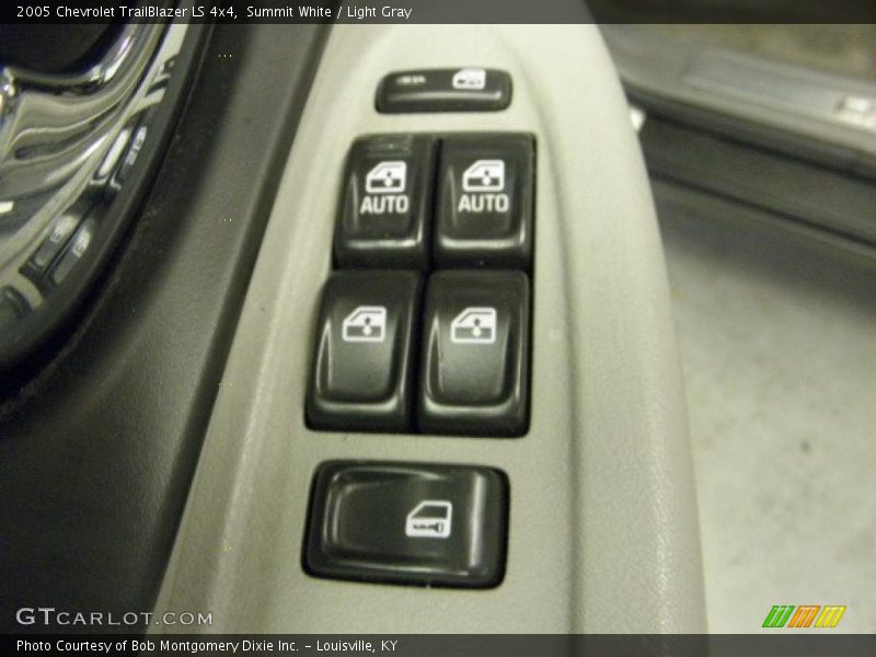 Summit White / Light Gray 2005 Chevrolet TrailBlazer LS 4x4