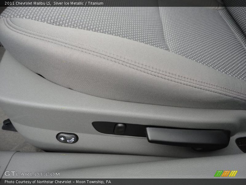 Silver Ice Metallic / Titanium 2011 Chevrolet Malibu LS