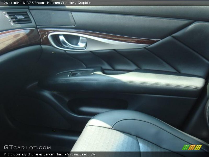Door Panel of 2011 M 37 S Sedan