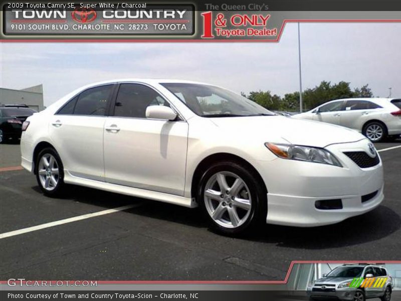 Super White / Charcoal 2009 Toyota Camry SE