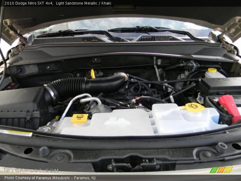 Light Sandstone Metallic / Khaki 2010 Dodge Nitro SXT 4x4