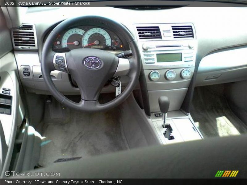 Super White / Charcoal 2009 Toyota Camry SE