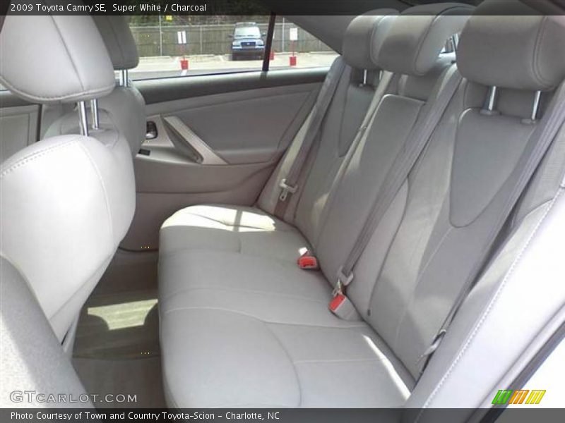Super White / Charcoal 2009 Toyota Camry SE