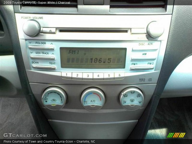 Super White / Charcoal 2009 Toyota Camry SE