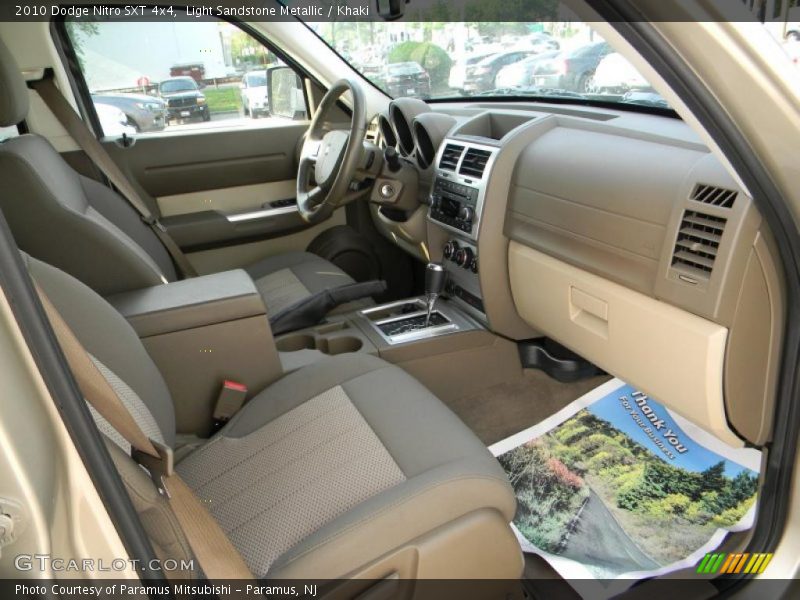 Light Sandstone Metallic / Khaki 2010 Dodge Nitro SXT 4x4