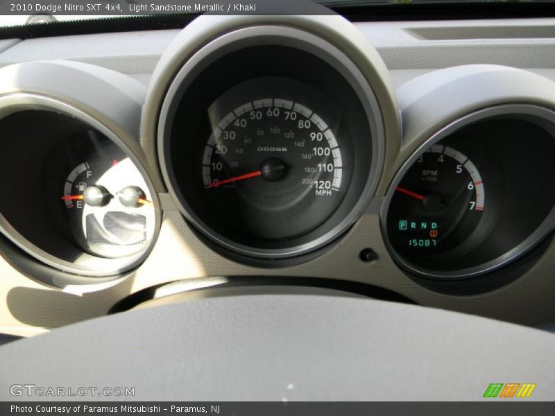 Light Sandstone Metallic / Khaki 2010 Dodge Nitro SXT 4x4