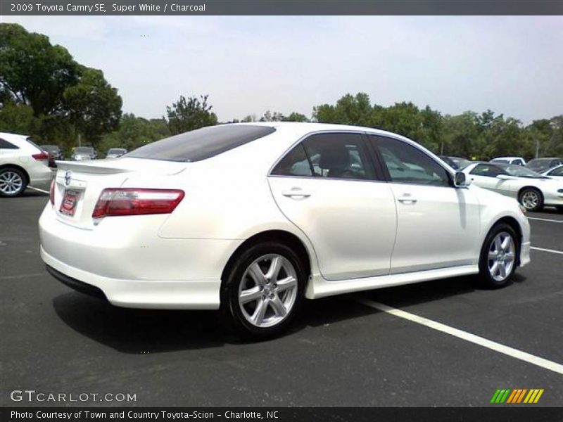 Super White / Charcoal 2009 Toyota Camry SE