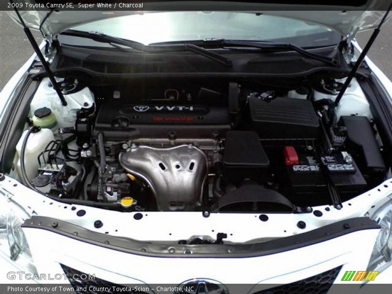 Super White / Charcoal 2009 Toyota Camry SE