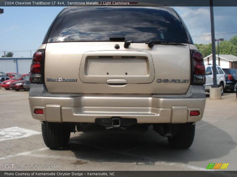 Sandstone Metallic / Light Cashmere 2004 Chevrolet TrailBlazer LT 4x4