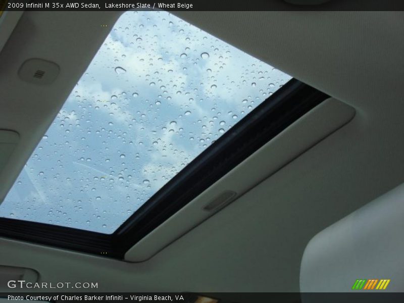 Sunroof of 2009 M 35x AWD Sedan