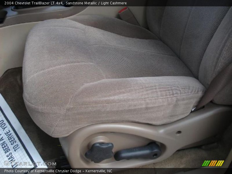 Sandstone Metallic / Light Cashmere 2004 Chevrolet TrailBlazer LT 4x4