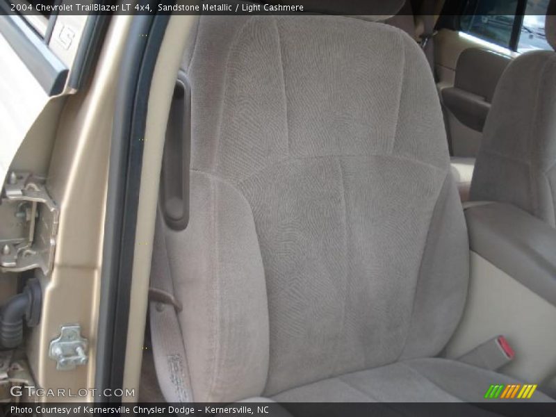 Sandstone Metallic / Light Cashmere 2004 Chevrolet TrailBlazer LT 4x4