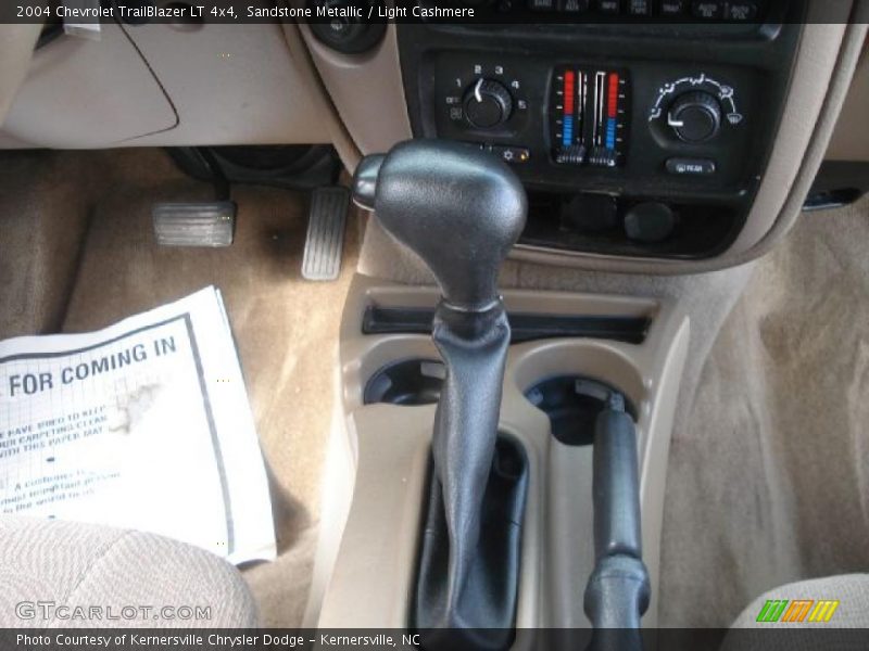 Sandstone Metallic / Light Cashmere 2004 Chevrolet TrailBlazer LT 4x4