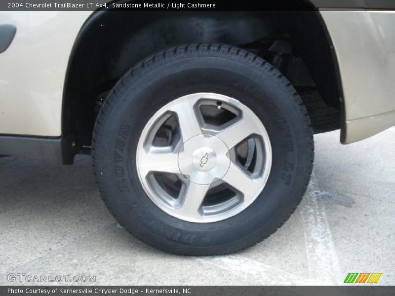 Sandstone Metallic / Light Cashmere 2004 Chevrolet TrailBlazer LT 4x4