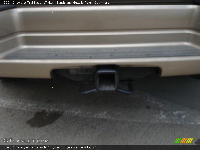 Sandstone Metallic / Light Cashmere 2004 Chevrolet TrailBlazer LT 4x4