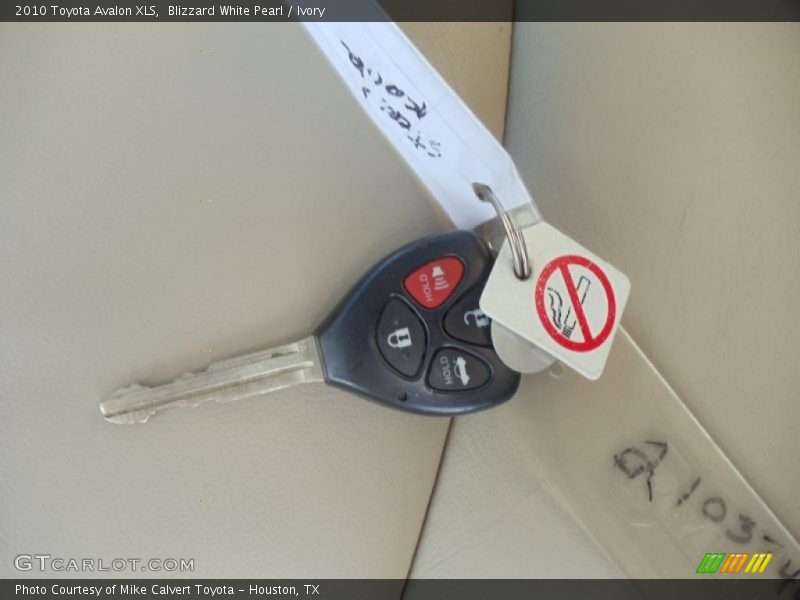 Blizzard White Pearl / Ivory 2010 Toyota Avalon XLS