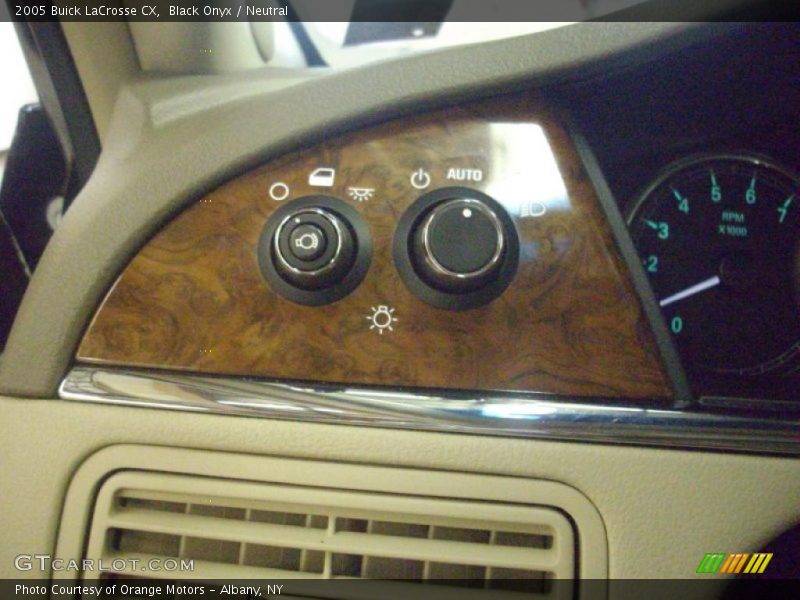 Black Onyx / Neutral 2005 Buick LaCrosse CX