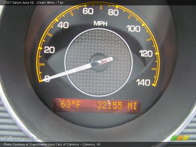 Cream White / Tan 2007 Saturn Aura XE