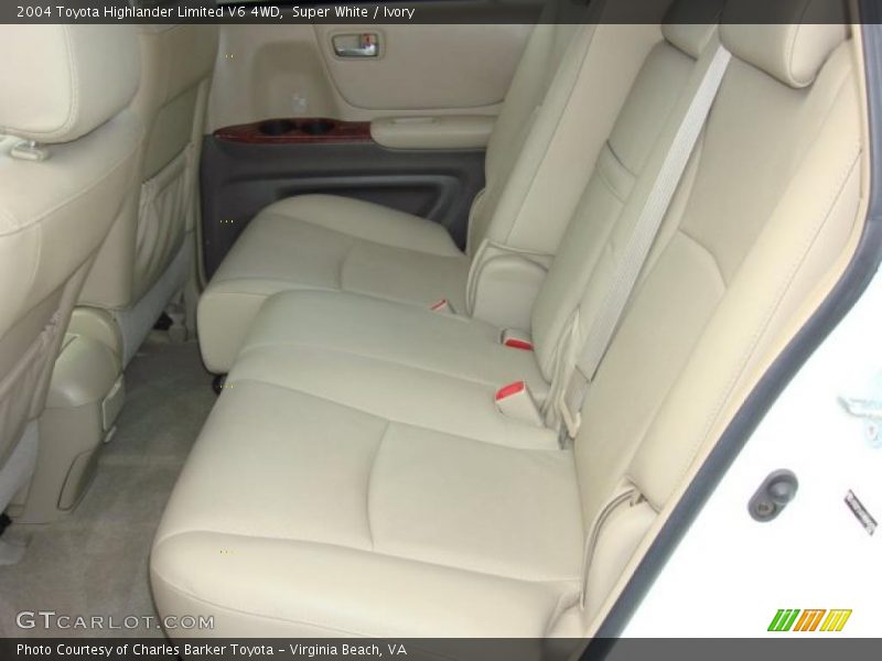 Super White / Ivory 2004 Toyota Highlander Limited V6 4WD