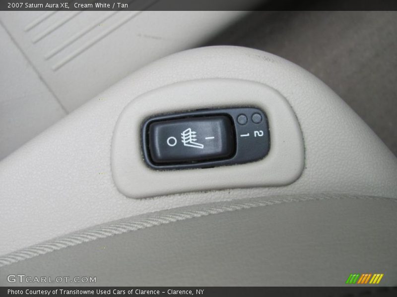 Cream White / Tan 2007 Saturn Aura XE