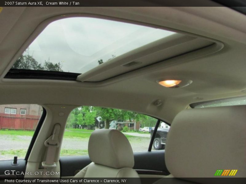 Cream White / Tan 2007 Saturn Aura XE