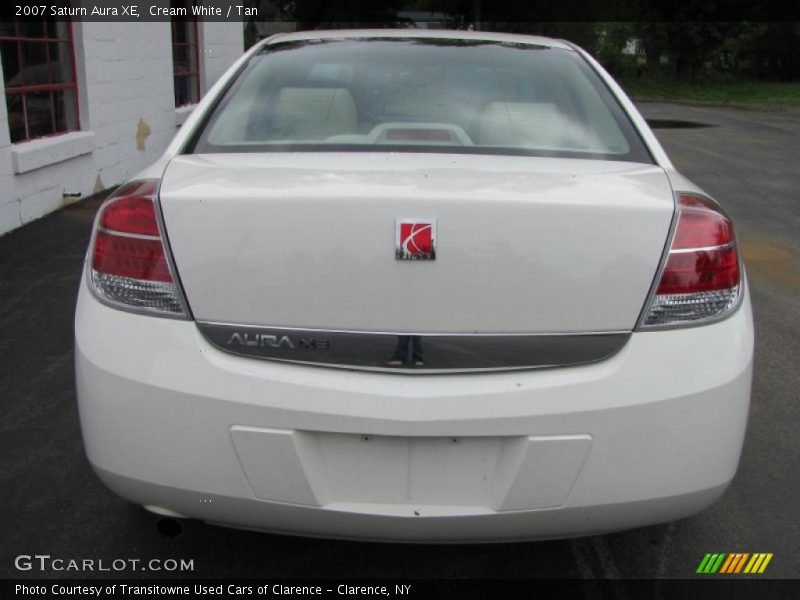 Cream White / Tan 2007 Saturn Aura XE
