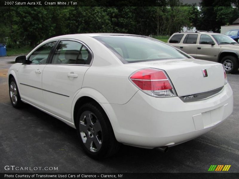 Cream White / Tan 2007 Saturn Aura XE